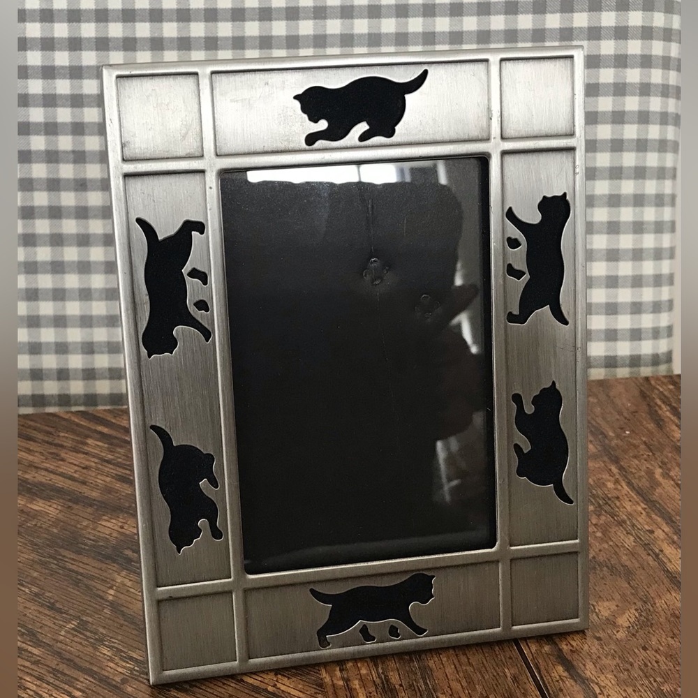 Vintage 1997 Metal Black Cats picture frame HB Group 4.5 x 3 photo . Pre loved